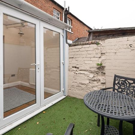 Besford Square, Shrewsbury Town Villa Buitenkant foto