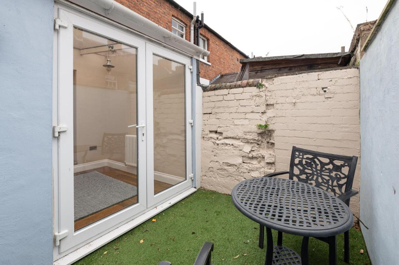 Besford Square, Shrewsbury Town Villa Buitenkant foto